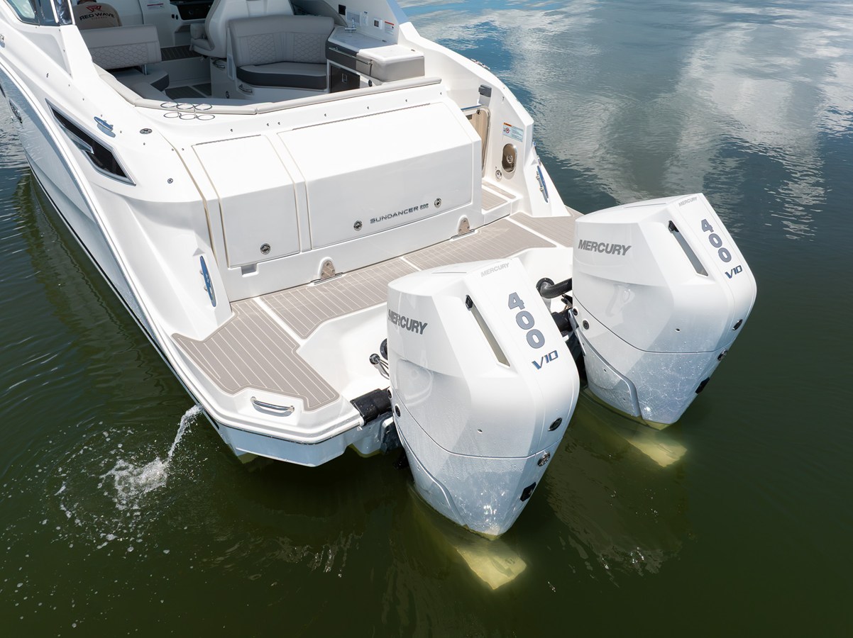 2027 Sea Ray Sundancer 320 Outboard 8