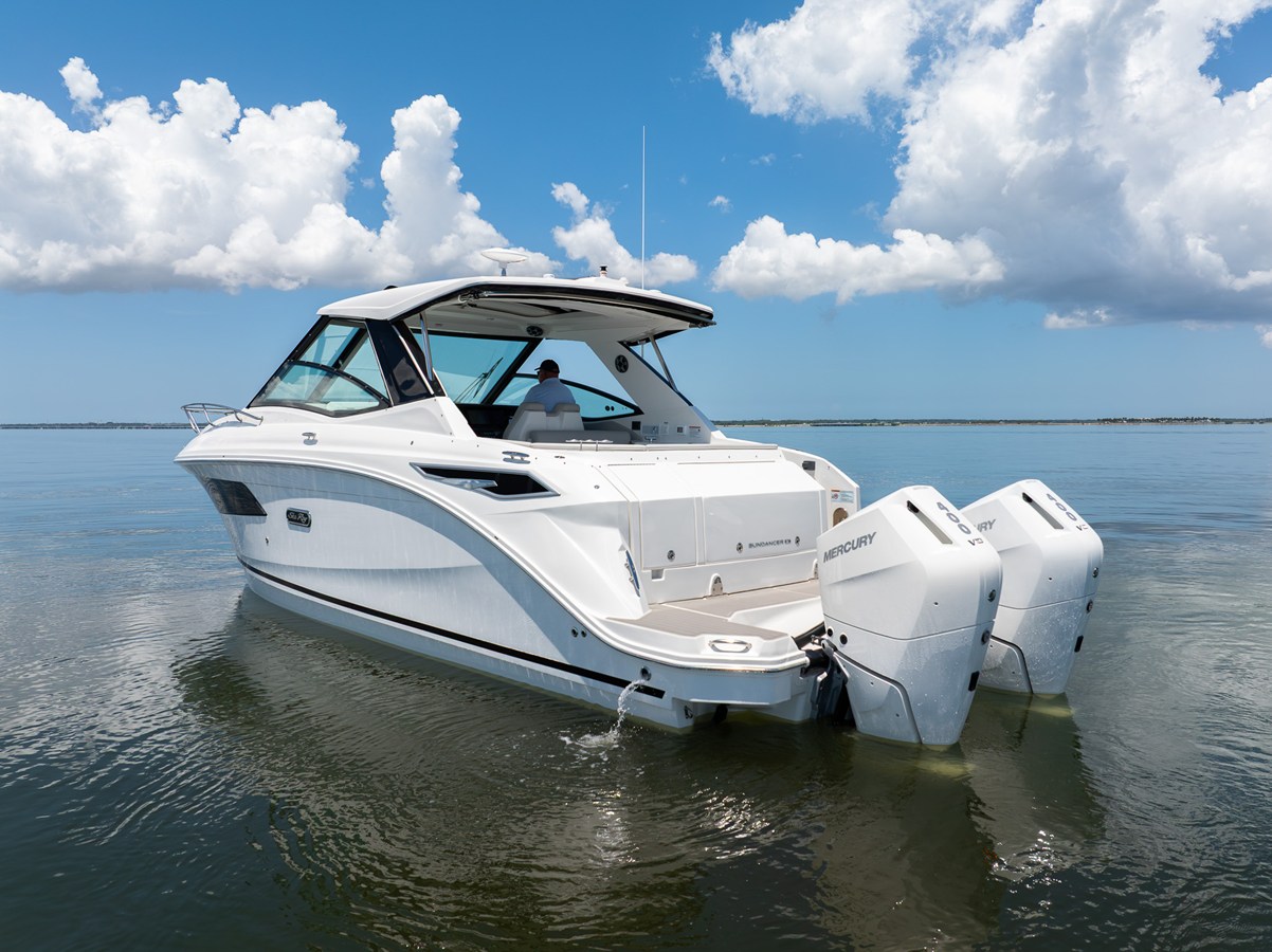 2027 Sea Ray Sundancer 320 Outboard 9