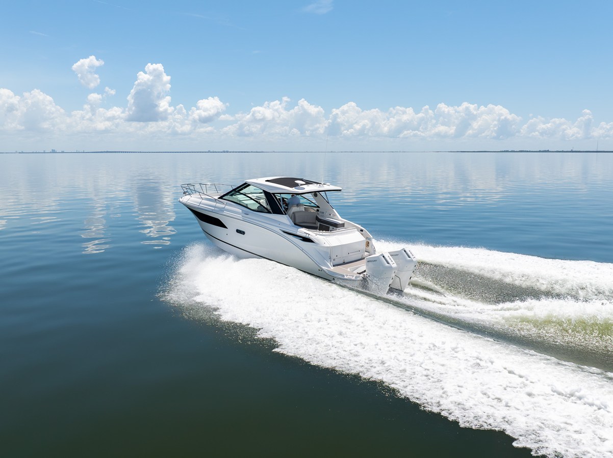 2027 Sea Ray Sundancer 320 Outboard 14