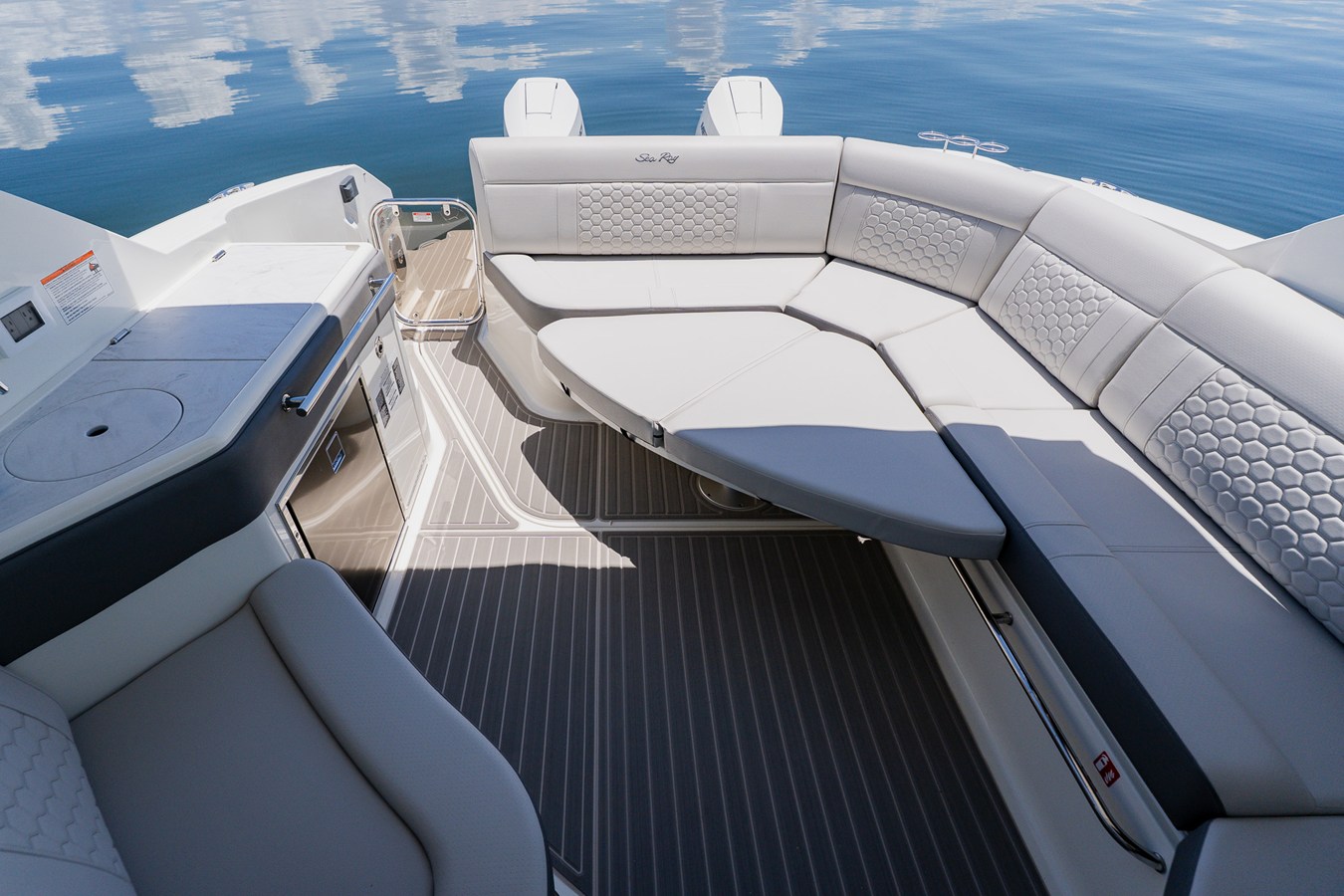2027 Sea Ray Sundancer 320 Outboard 29