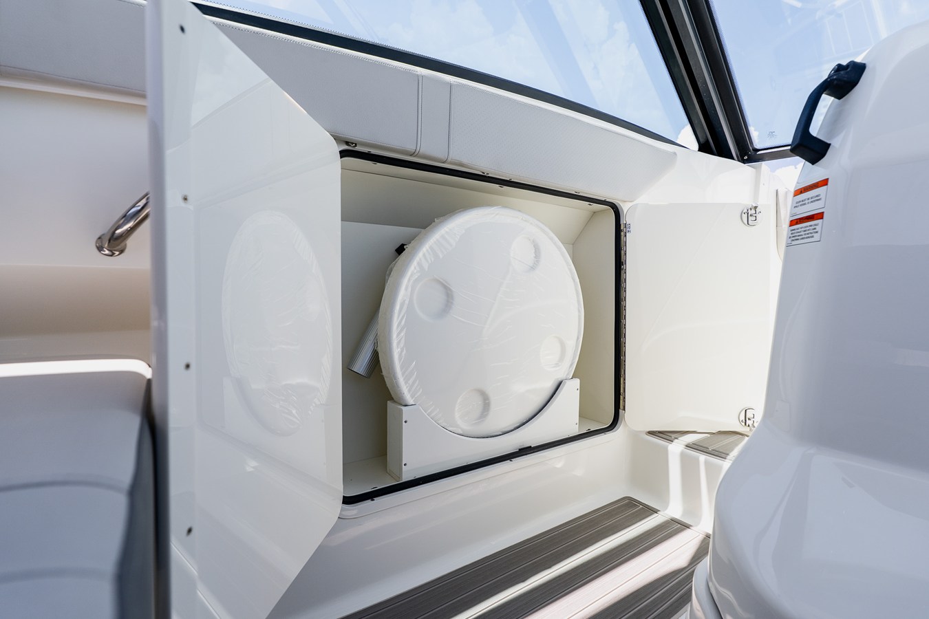2027 Sea Ray Sundancer 320 Outboard 60