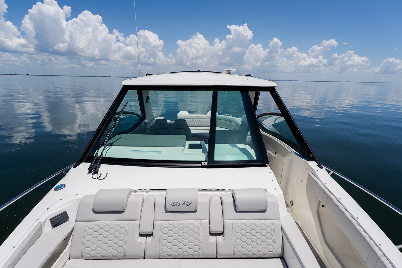 2027 Sea Ray Sundancer 320 Outboard 71