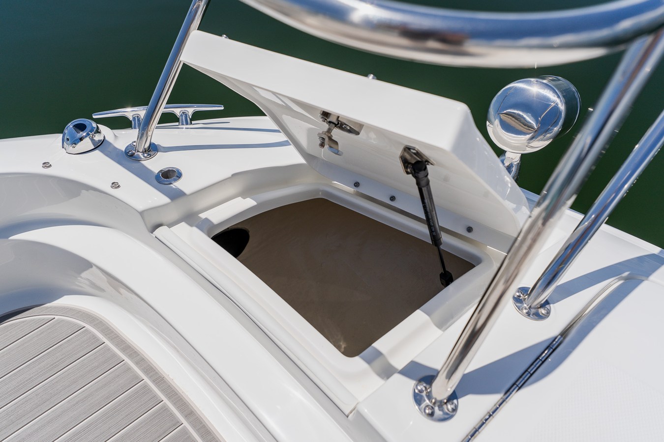 2027 Sea Ray Sundancer 320 Outboard 73