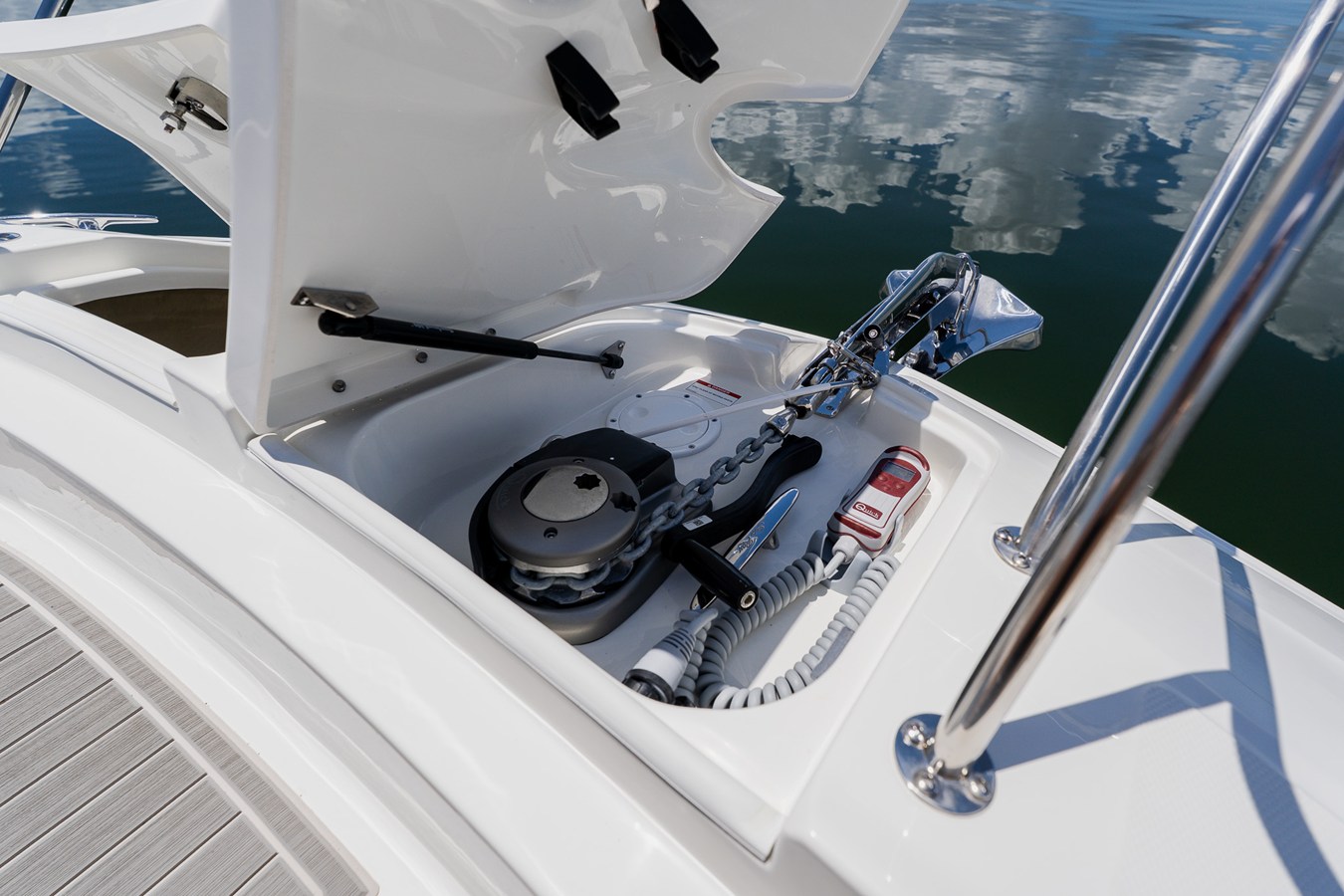 2027 Sea Ray Sundancer 320 Outboard 74