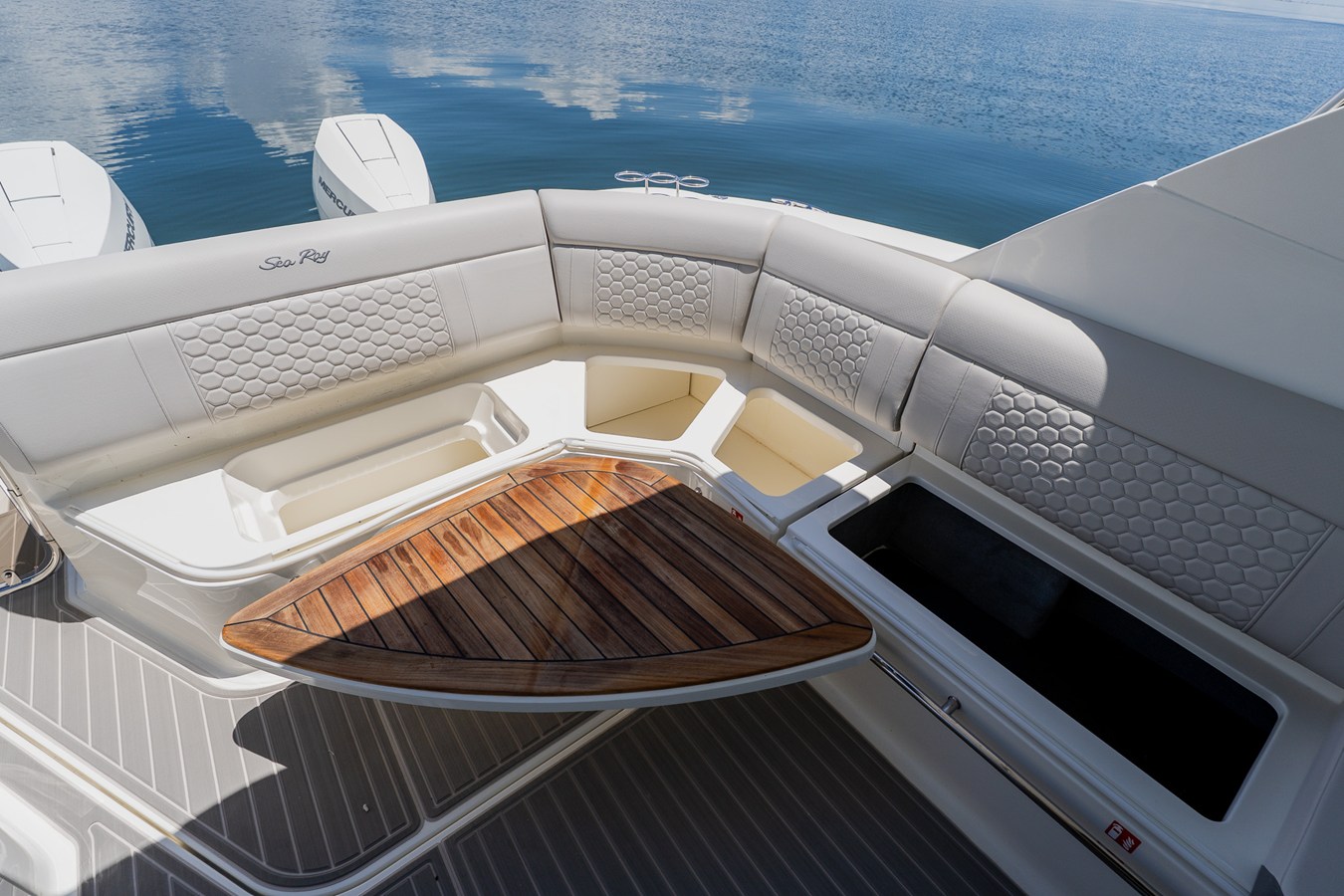 2027 Sea Ray Sundancer 320 Outboard 75
