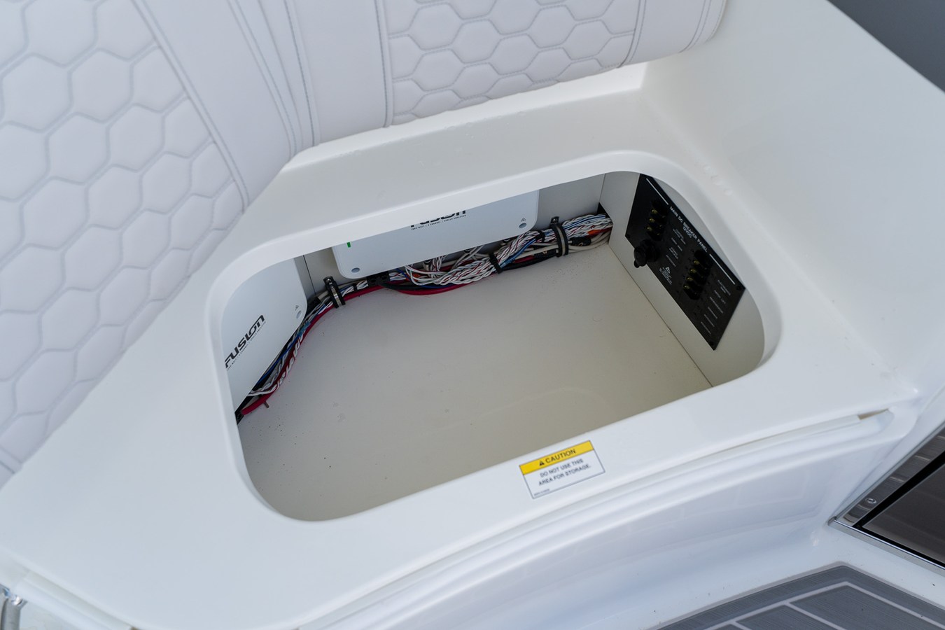 2027 Sea Ray Sundancer 320 Outboard 77