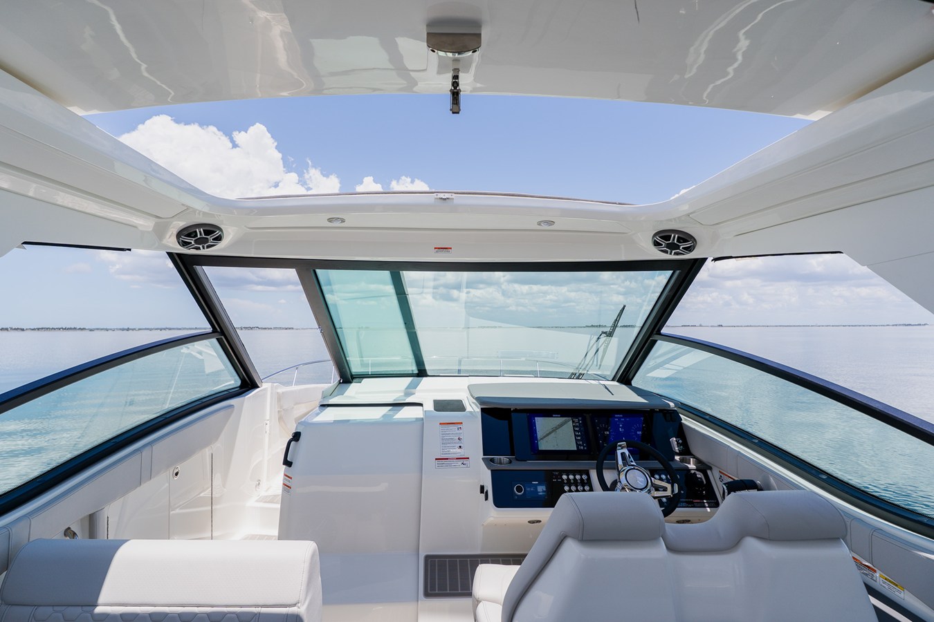 2027 Sea Ray Sundancer 320 Outboard 79