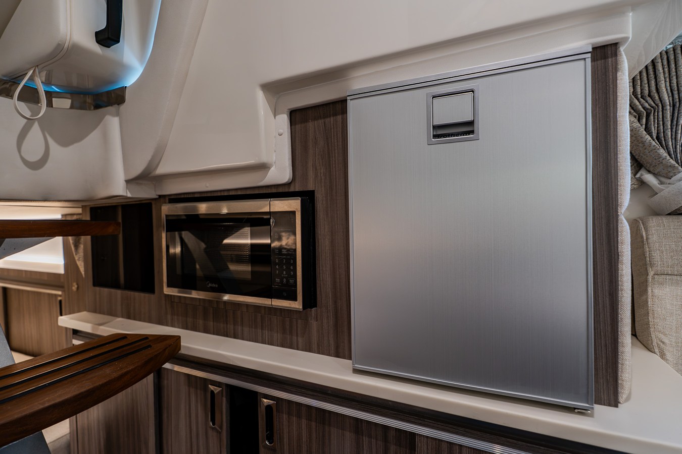 2027 Sea Ray Sundancer 320 Outboard 88