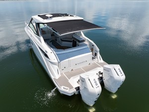 2027 Sea Ray Sundancer 320 Outboard 10