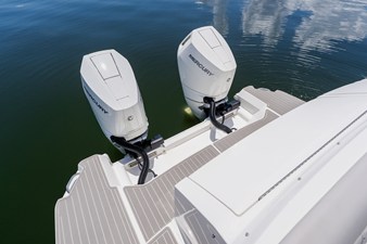 2027 Sea Ray Sundancer 320 Outboard 15