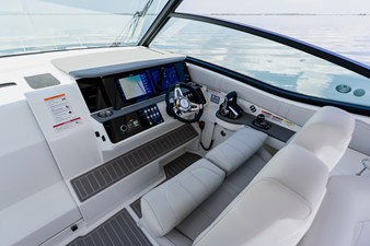 2027 Sea Ray Sundancer 320 Outboard 39