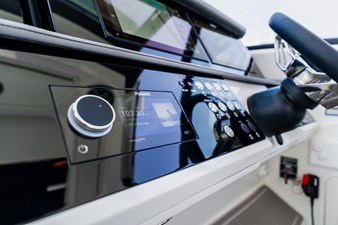 2027 Sea Ray Sundancer 320 Outboard 46