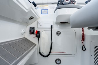 2027 Sea Ray Sundancer 320 Outboard 57