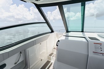 2027 Sea Ray Sundancer 320 Outboard 62