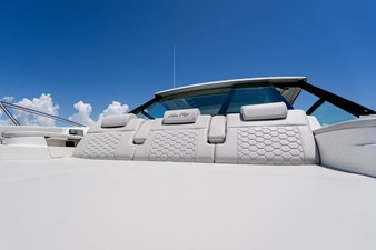 2027 Sea Ray Sundancer 320 Outboard 69