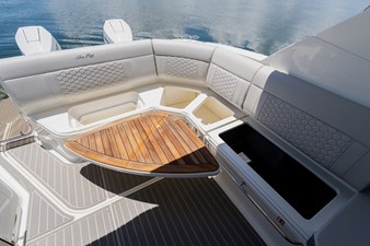 2027 Sea Ray Sundancer 320 Outboard 76