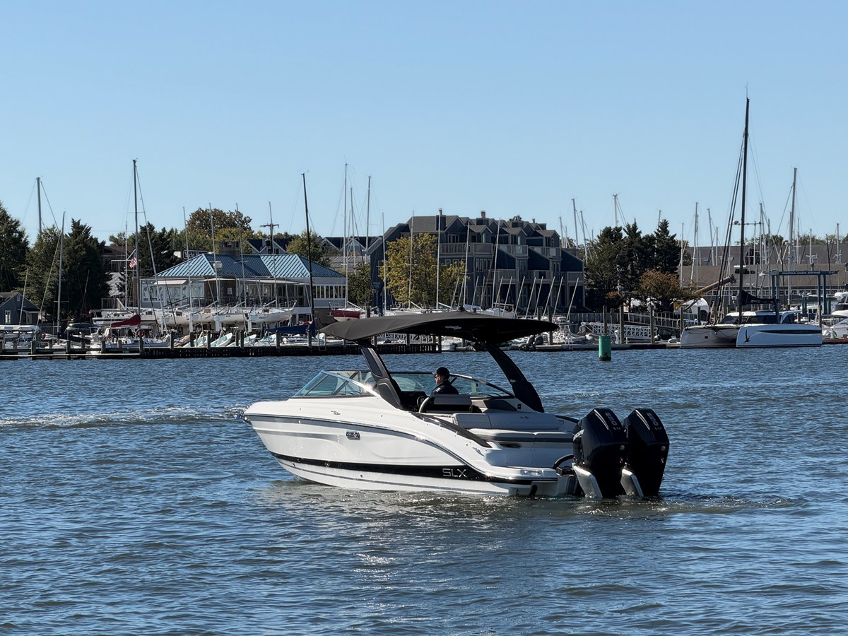2027 Sea Ray SLX 280 Outboard 6