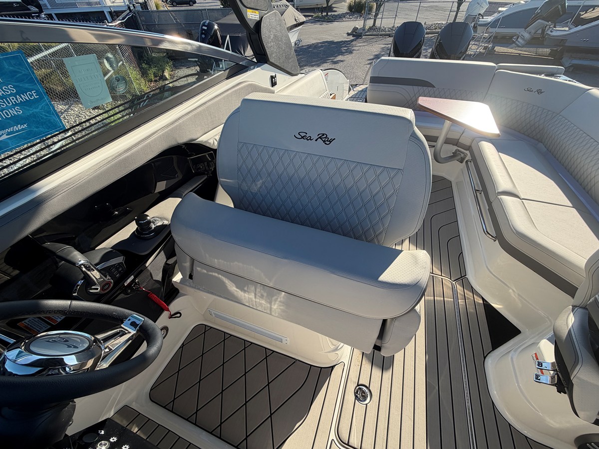 2027 Sea Ray SLX 280 Outboard 27