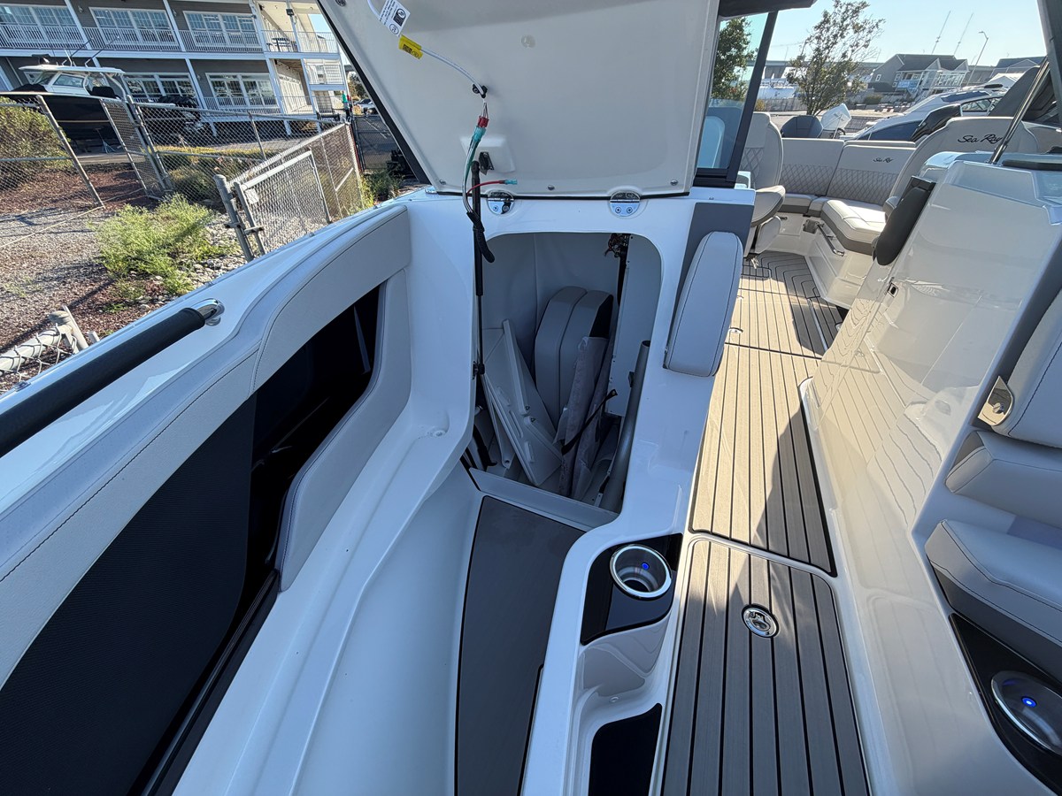 2027 Sea Ray SLX 280 Outboard 39