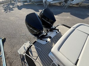 2027 Sea Ray SLX 280 Outboard 8