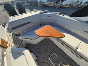 2027 Sea Ray SLX 280 Outboard 16
