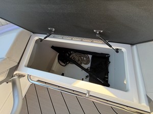 2027 Sea Ray SLX 280 Outboard 17