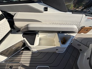 2027 Sea Ray SLX 280 Outboard 18