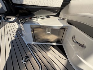 2027 Sea Ray SLX 280 Outboard 19