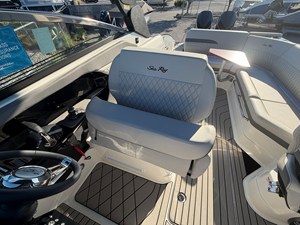 2027 Sea Ray SLX 280 Outboard 27