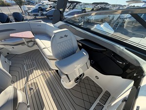 2027 Sea Ray SLX 280 Outboard 28