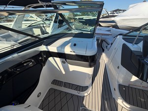 2027 Sea Ray SLX 280 Outboard 43