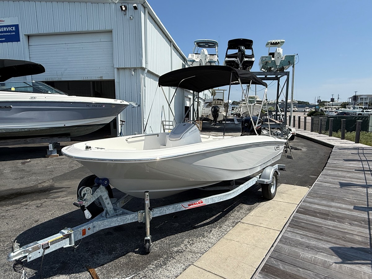 2027 Boston Whaler 160 Super Sport 4