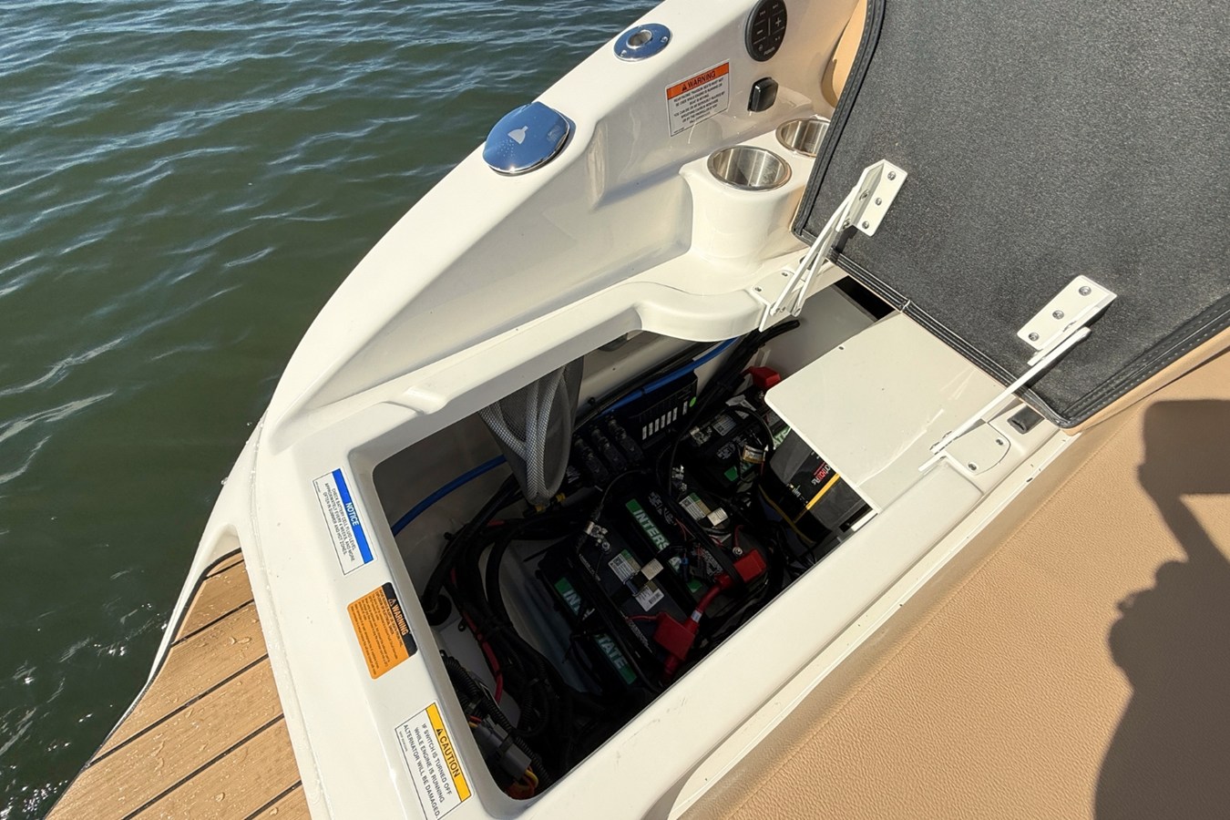 2026 Sea Ray SDX 250 Surf 9