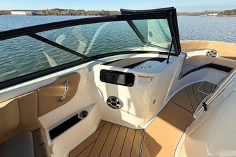 2026 Sea Ray SDX 250 Surf 23