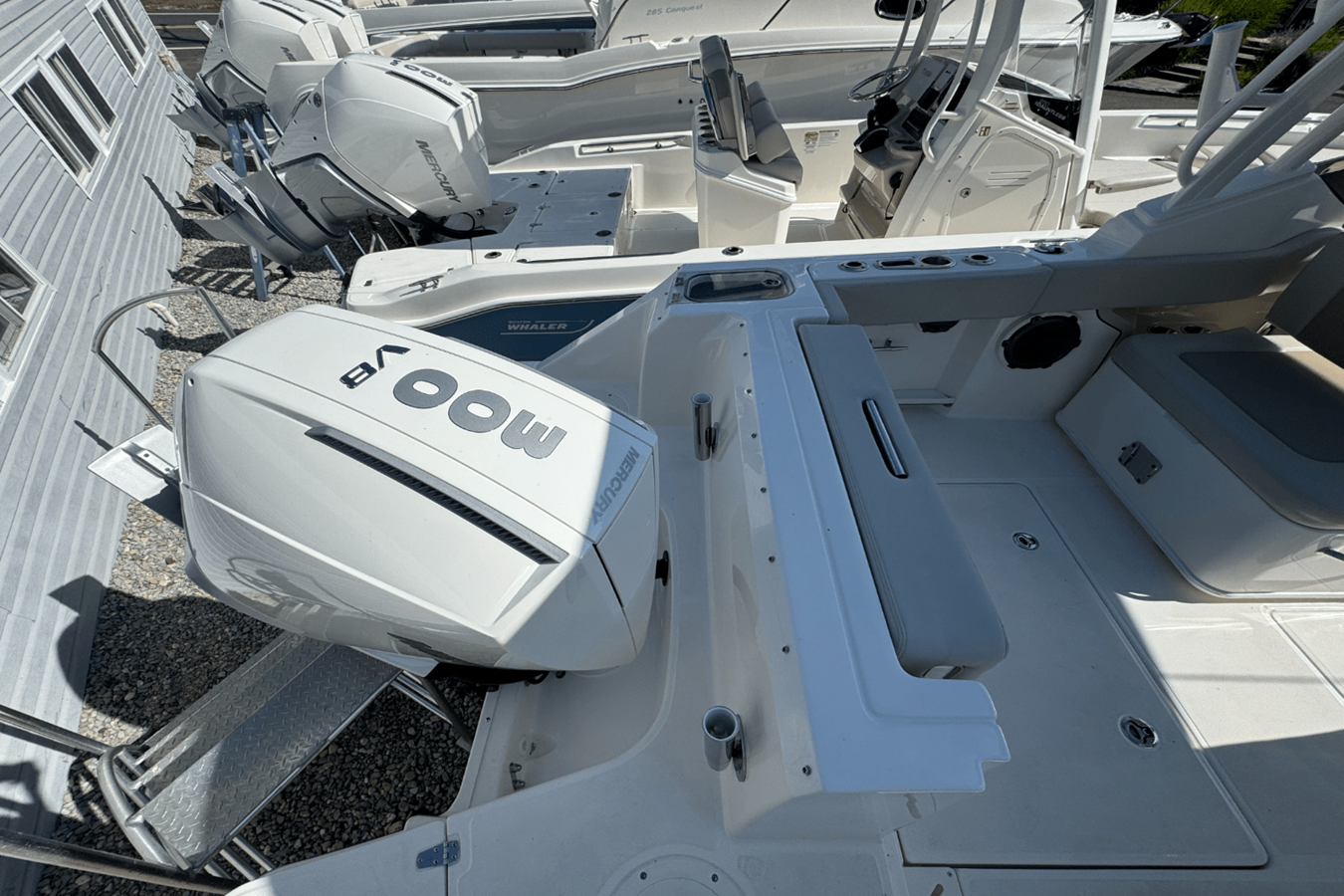 2026 Boston Whaler 240 Vantage 5