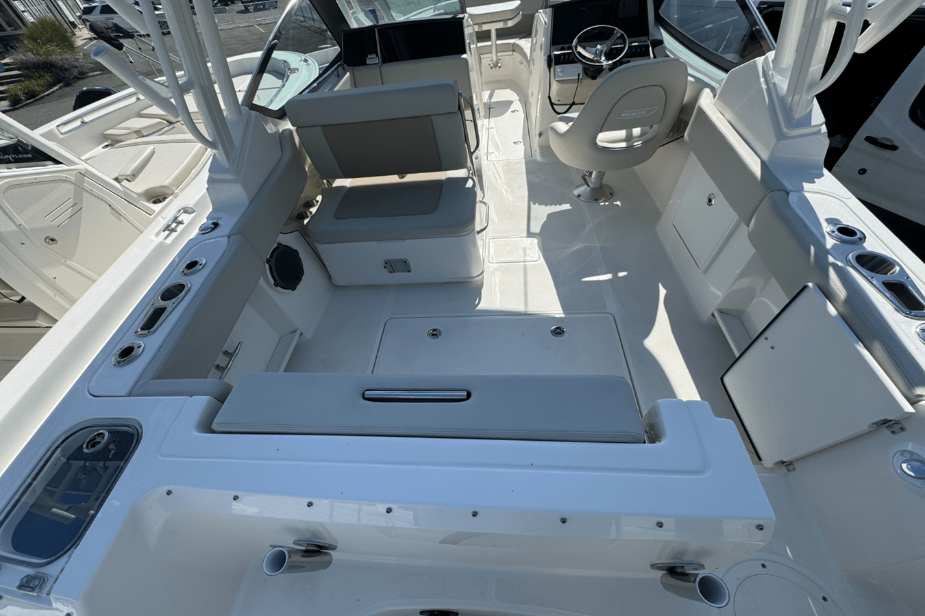 2026 Boston Whaler 240 Vantage 6