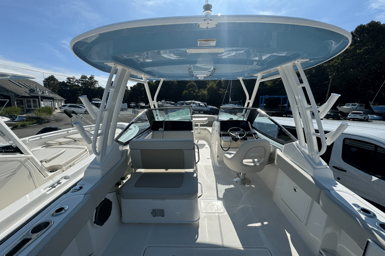 2026 Boston Whaler 240 Vantage 7