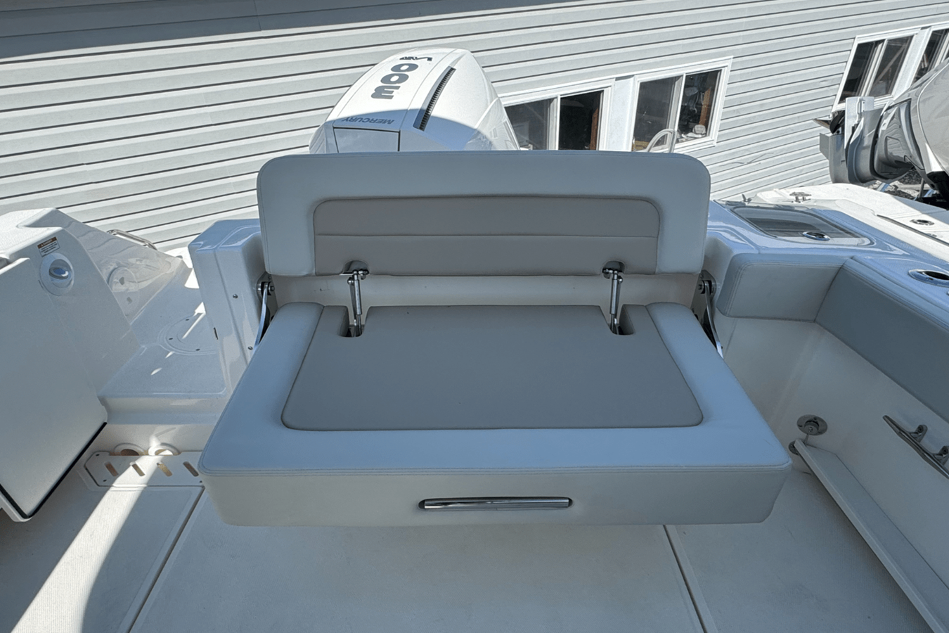 2026 Boston Whaler 240 Vantage 10