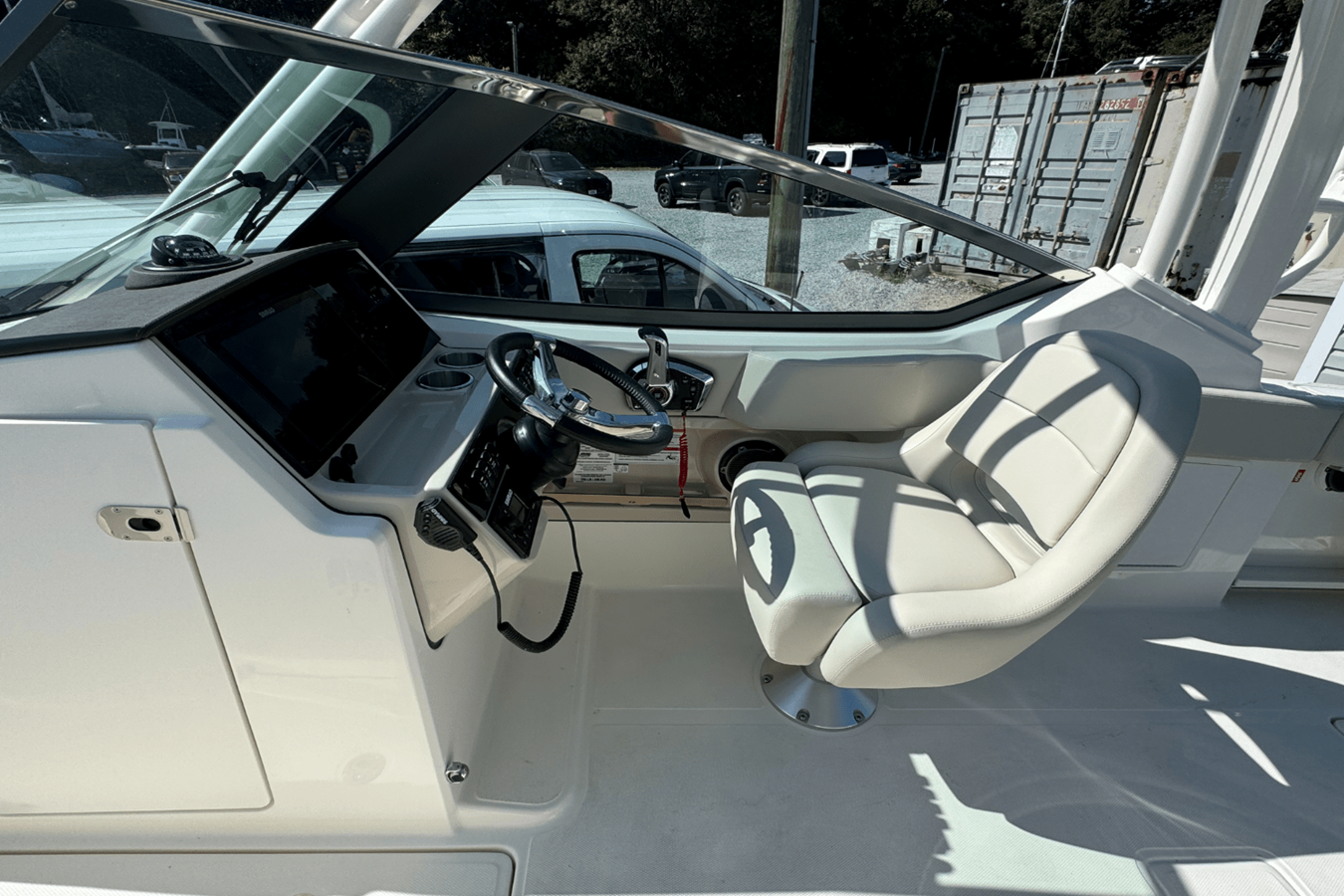 2026 Boston Whaler 240 Vantage 17