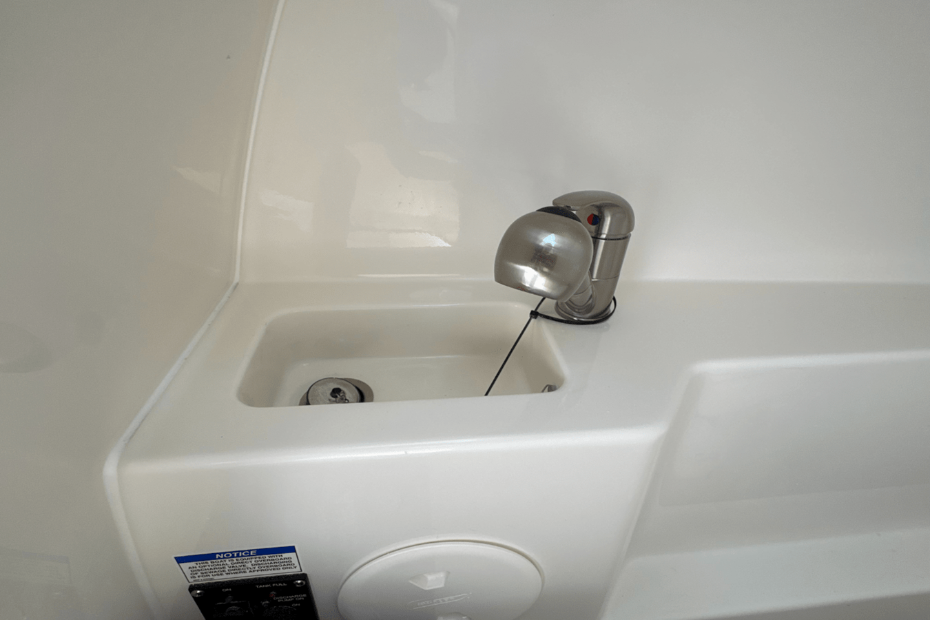2026 Boston Whaler 240 Vantage 24