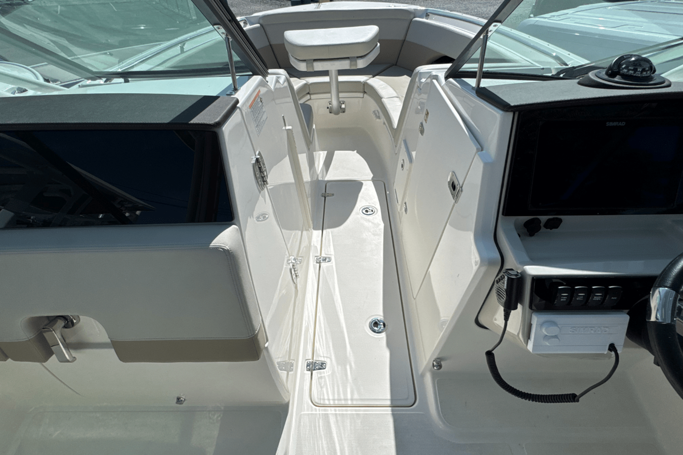 2026 Boston Whaler 240 Vantage 25