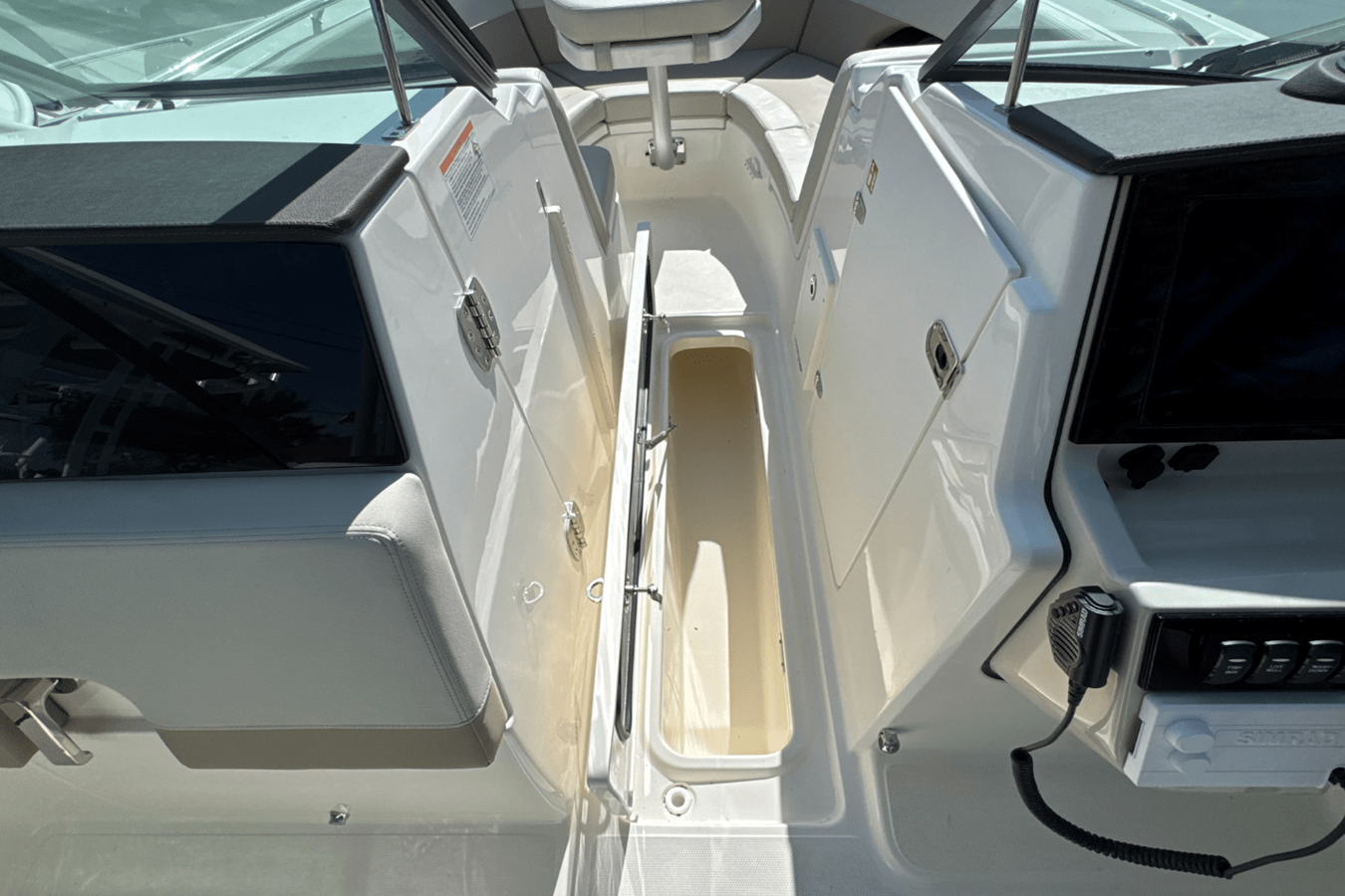 2026 Boston Whaler 240 Vantage 26