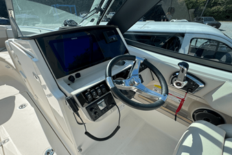 2026 Boston Whaler 240 Vantage 18