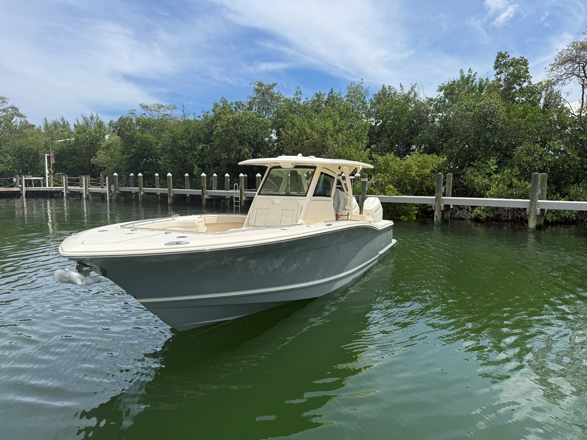 2027 Scout 330 LXF 2