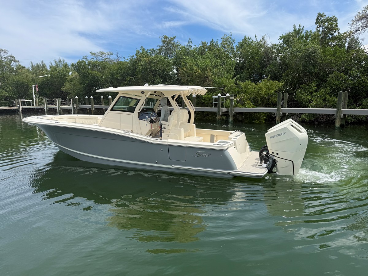 2027 Scout 330 LXF 4