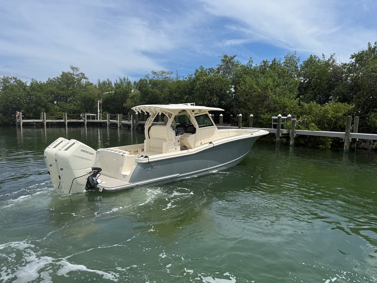2027 Scout 330 LXF 7