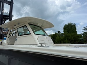 2027 Scout 330 LXF 10