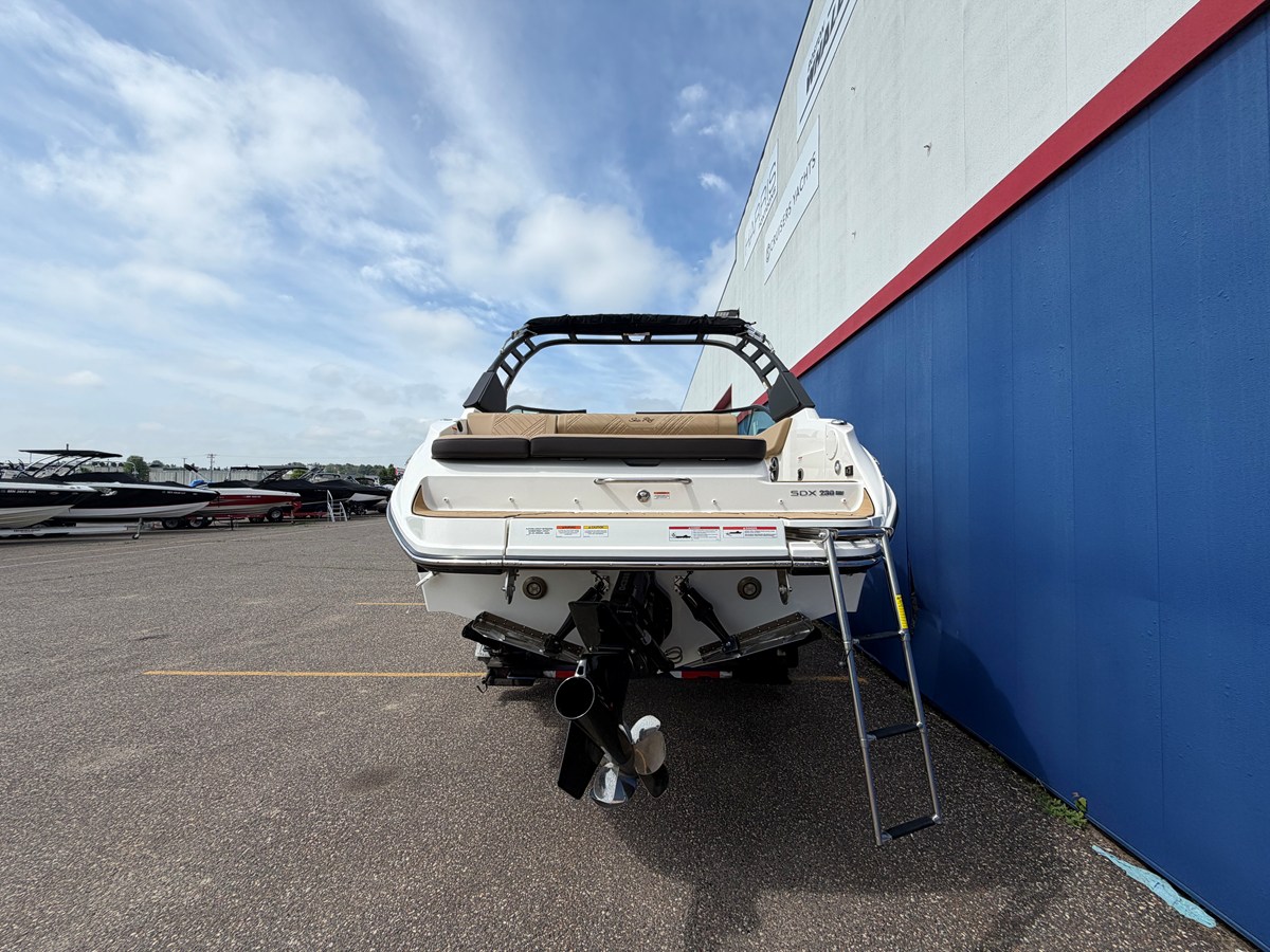 2026 Sea Ray SDX 230 Surf 8