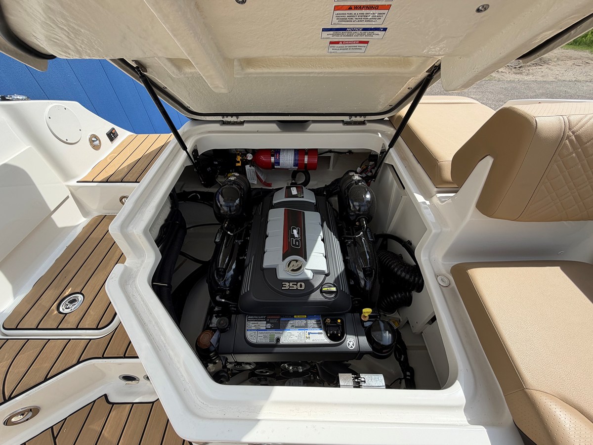2026 Sea Ray SDX 230 Surf 21
