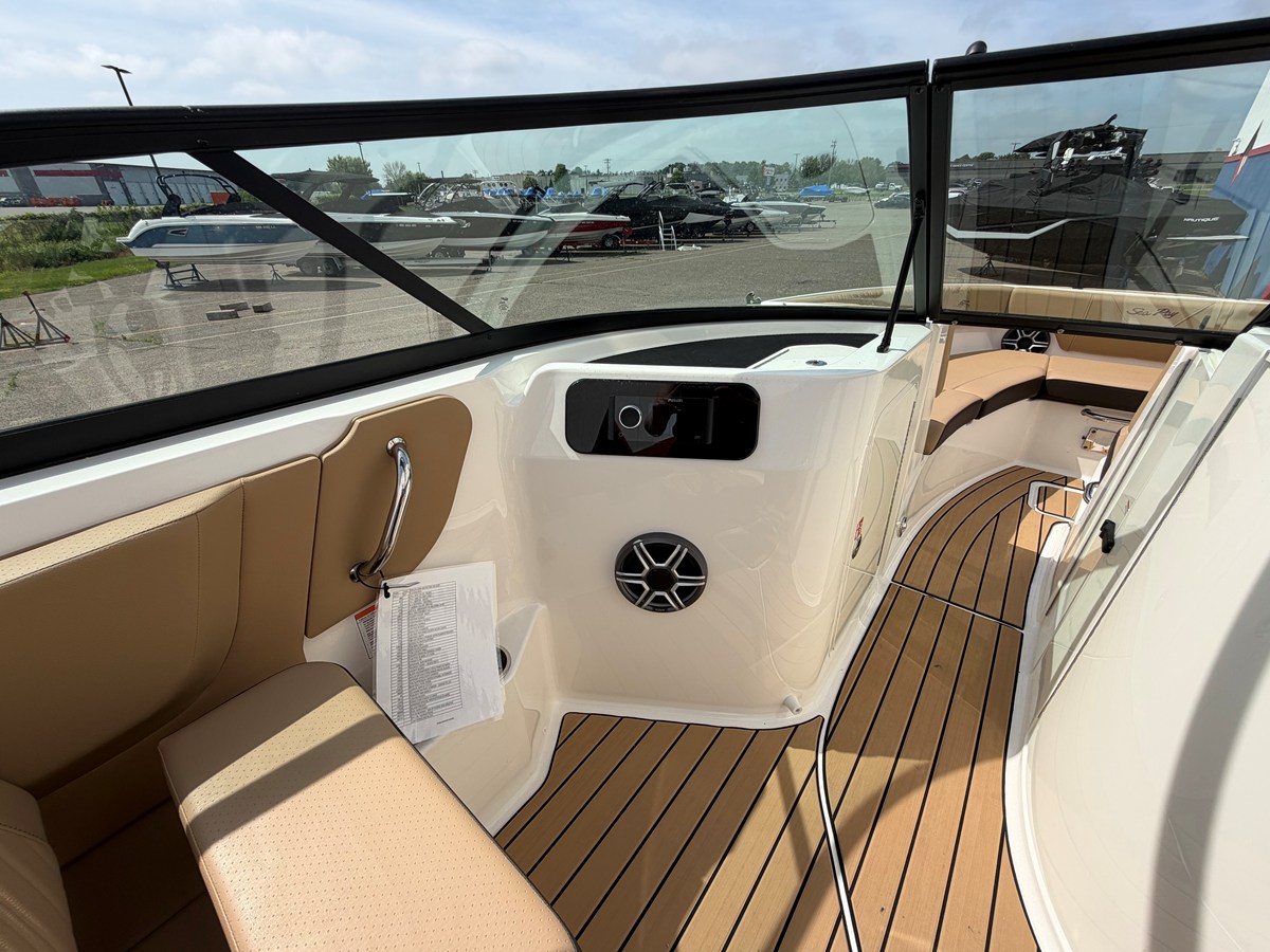 2026 Sea Ray SDX 230 Surf 26